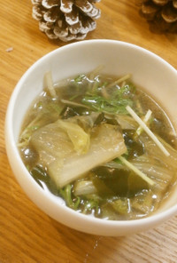 節約応援！白菜とわかめの中華風スープ