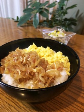 ミミガーのそぼろ丼