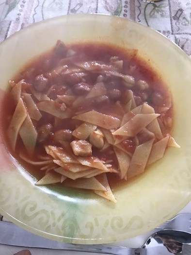 トマト豆スープパスタの写真