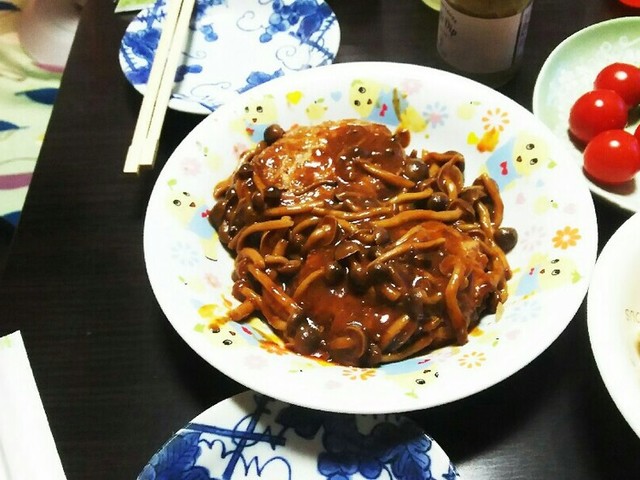 何食べ シロさんの煮込みハンバーグ レシピ 作り方 By きのう梨食べた クックパッド 簡単おいしいみんなのレシピが361万品