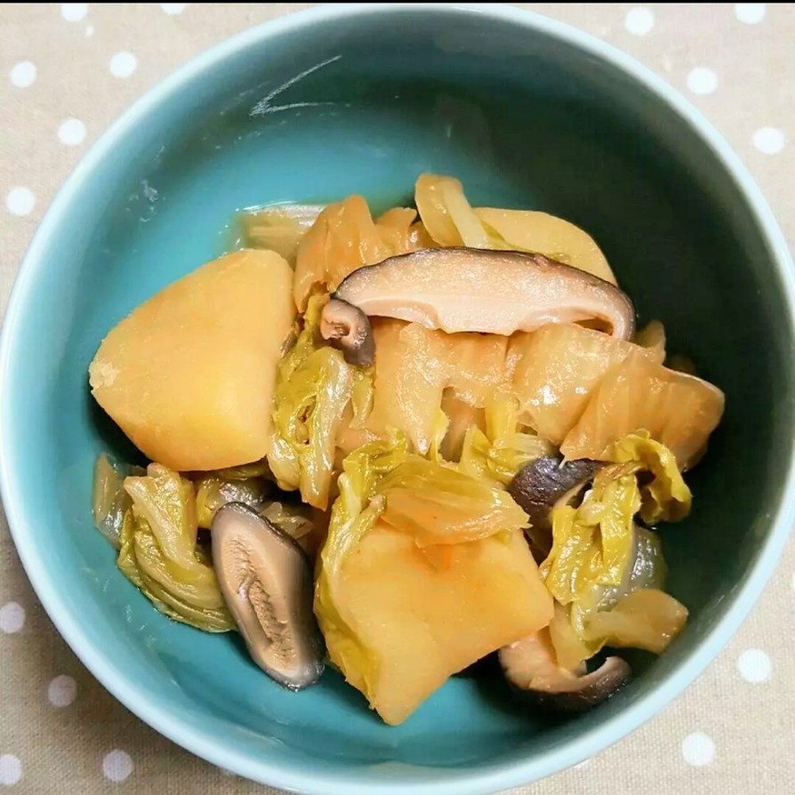 ジャガイモと白菜・椎茸の煮物の画像