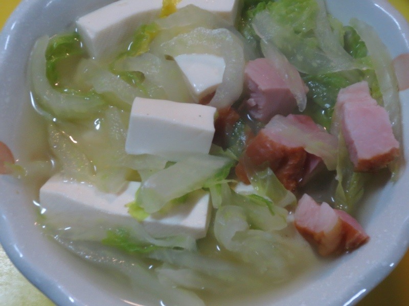 ベーコン豆腐白菜のコンソメスープの画像