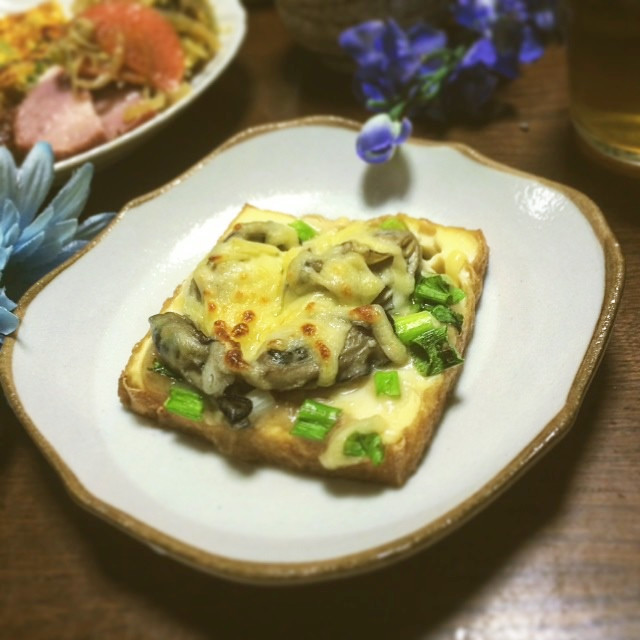 牡蠣のバター焼きのせ☆厚揚げ豆腐ピザの画像