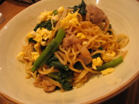 豚肉と小松菜の醤油やきそば