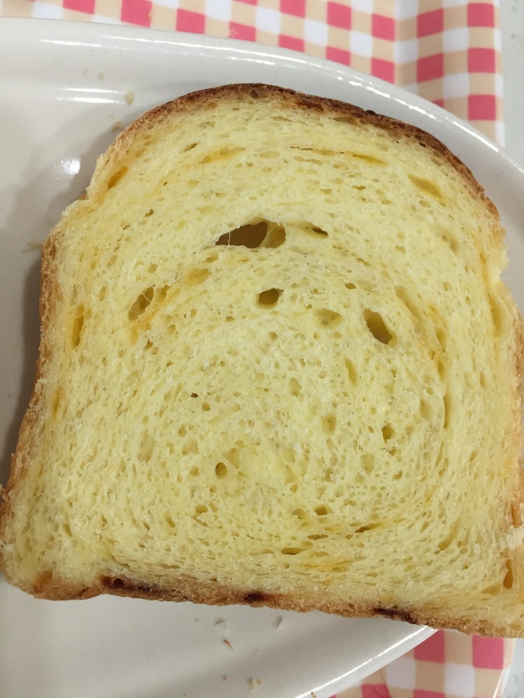 手ごね☆デュエリオでチーズ混ぜ込みパン☆の画像
