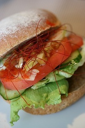 アジア風?!ピーナッツバター野菜サンド