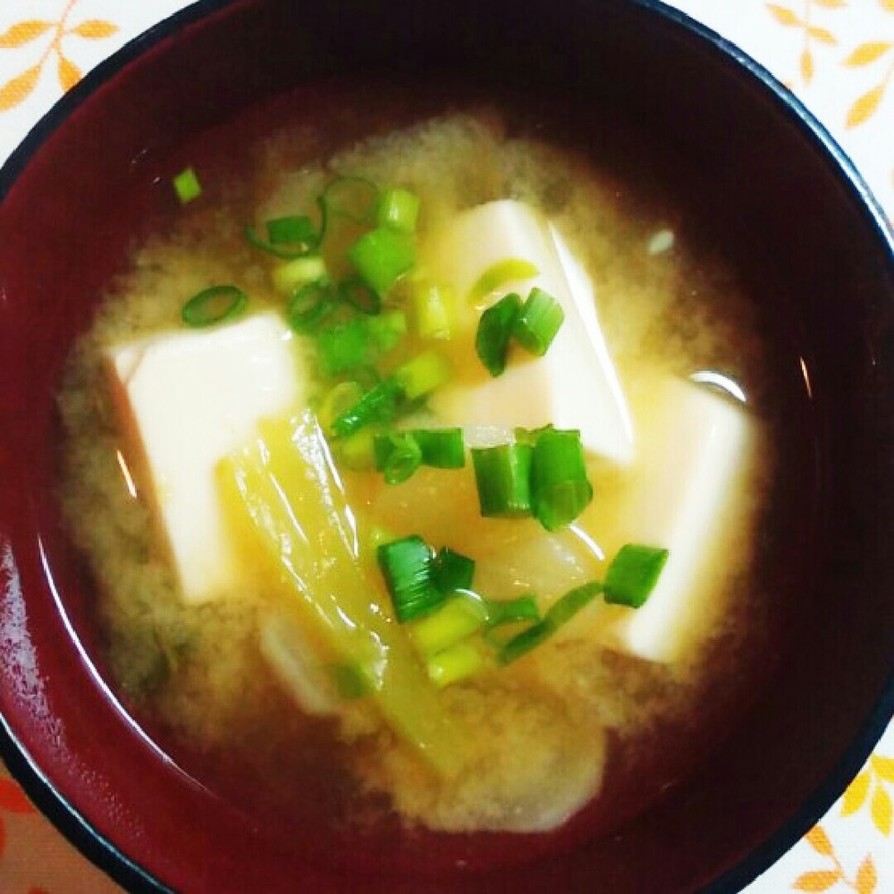 かぶと豆腐の味噌汁の画像