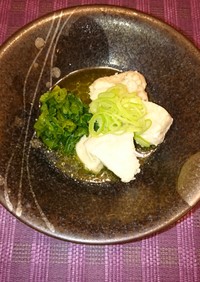カメリナと日本酒で煮る鶏肉のオイル煮
