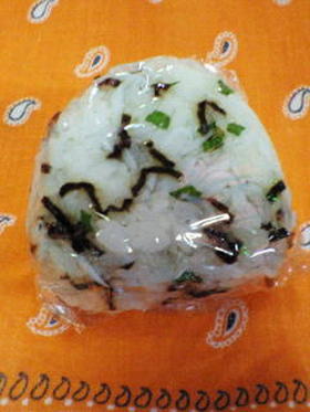 塩昆布&大葉&しらすのおにぎり