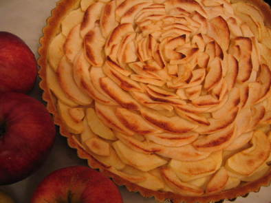 フランス家庭料理　リンゴのタルトの写真