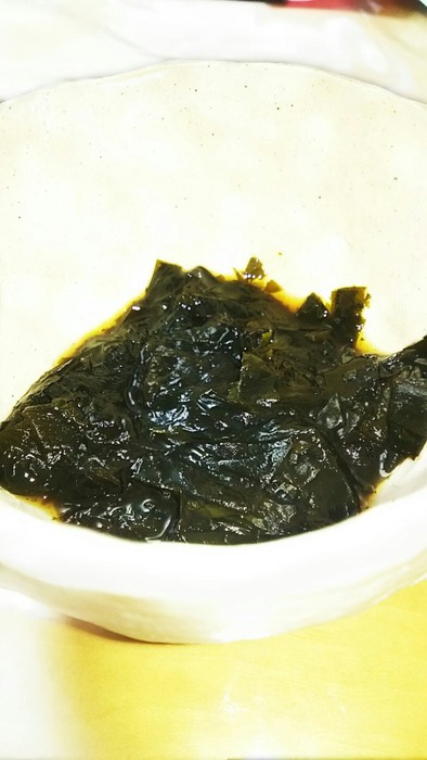 生 ワカメ&お茶の葉の佃煮の写真