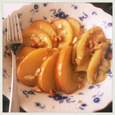 ココナッツオイルで焼きりんご&バナナの写真