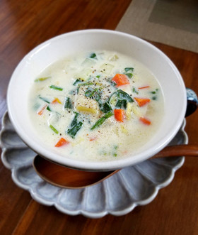 ほっこりする豆腐と野菜のクリームスープ♪