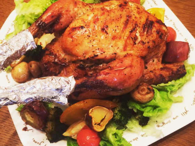 クリスマスにローストチキンを焼いた レシピ 作り方 By Yuimoa1999 クックパッド 簡単おいしいみんなのレシピが356万品