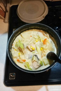 鮭と余り野菜の豆乳スープ