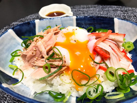 ごはんに乗せるだけ★簡単ツナとかにかま丼