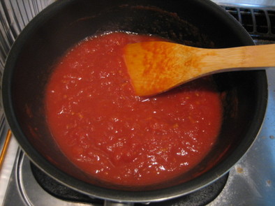 ベーシックなトマトソースの写真