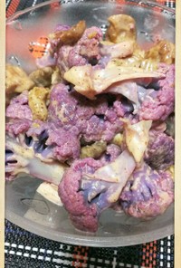 鶏肉と紫カリフラワーのA1ソース和え