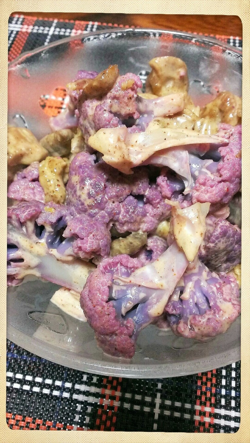 鶏肉と紫カリフラワーのA1ソース和えの画像