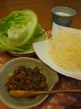挽肉&揚げ春雨のレタス包み♪