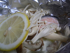 秋鮭ときのこのホイル焼き