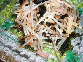 もやしとチーズと海苔のサラダ