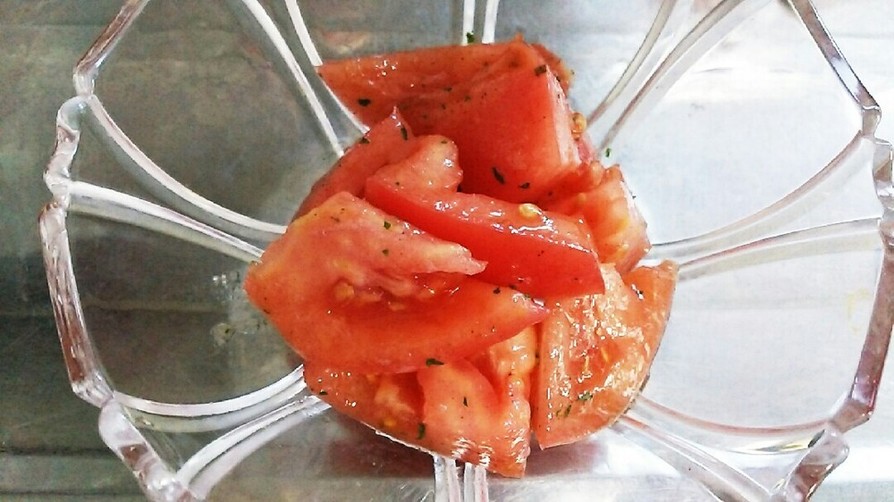 トマトのジェノバ風サラダの画像