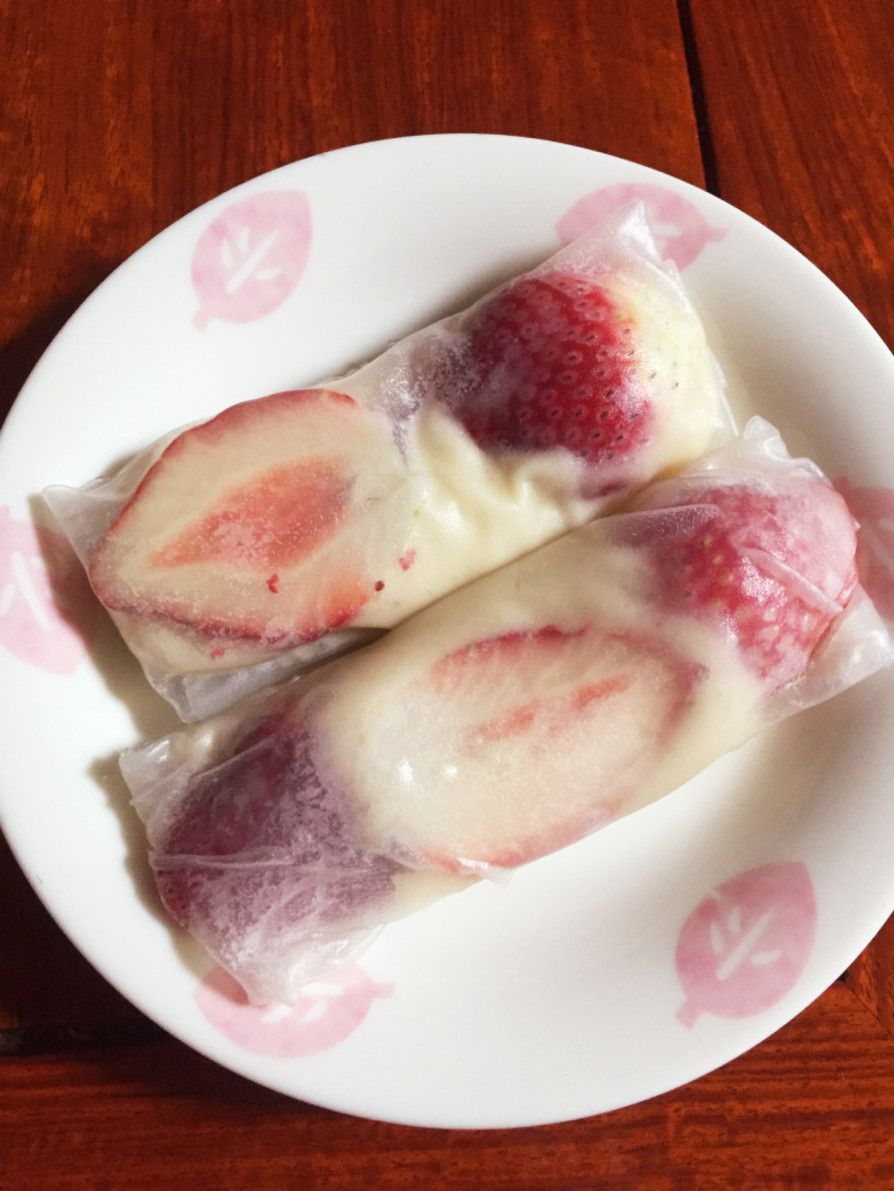 おやつ♡苺と白餡クリームの生春巻きの画像