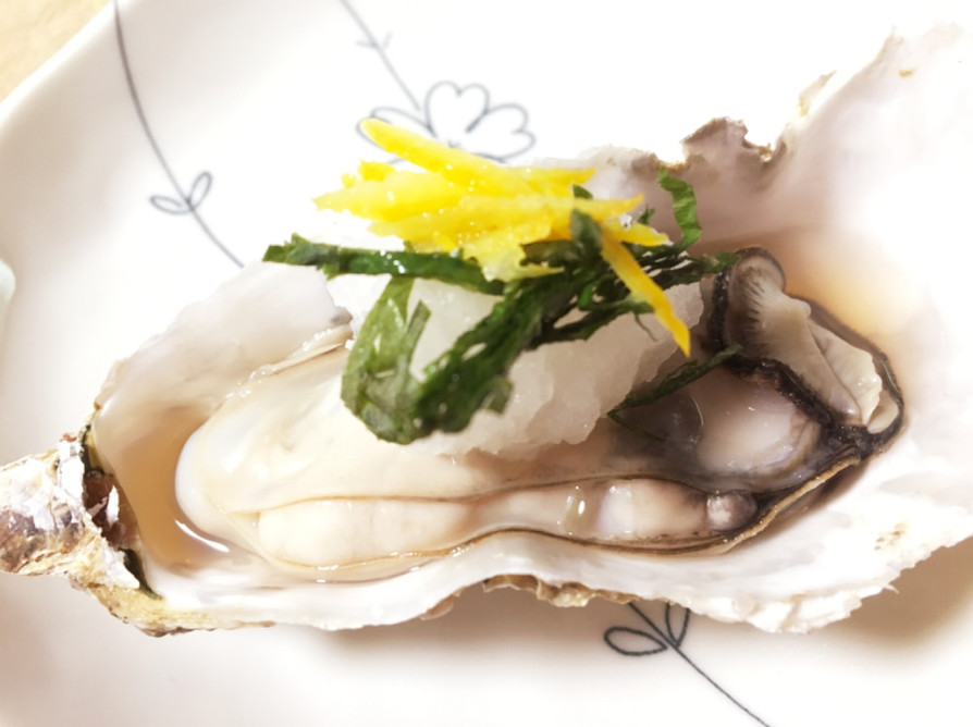 ポン酢とおろし大根で食べる牡蠣の蒸し焼きの画像