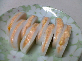 蒲鉾のたらこマヨサンド。