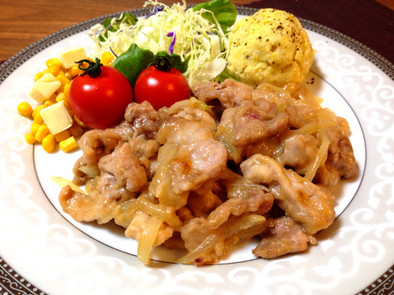 お弁当に簡単♡豚肉と玉ねぎの味噌炒めの写真