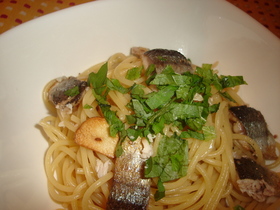 今が旨い♡さんまのガーリック醤油パスタ