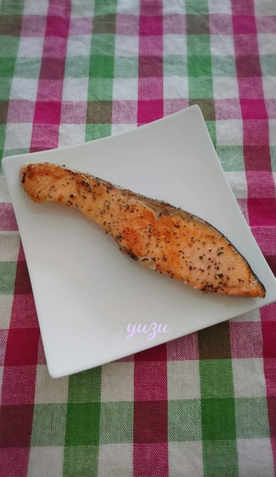 ガーリック風味♪鮭のオリーブオイル焼きの写真