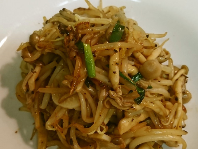 しめじともやしのバターニンニク醤油炒め レシピ 作り方 By 赤紫芋介 クックパッド 簡単おいしいみんなのレシピが360万品