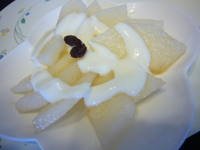 梨のヨーグルトソースがけの画像