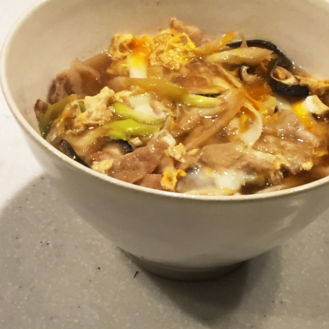 豚ばらふんわり卵とじ うどん レシピ 作り方 By 怡土亭 いとてい クックパッド 簡単おいしいみんなのレシピが354万品