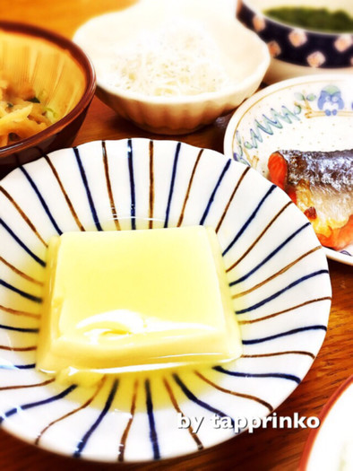 朝ごはん 和食 簡単 レンジde温卵豆腐の写真
