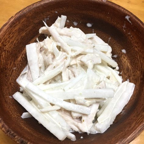 大根とチキンのマヨ柚子胡椒サラダ