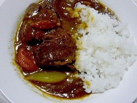 スプーンでお肉がトロリのビーフカレー^^