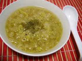 白菜たっぷり!!にんにくスープ!