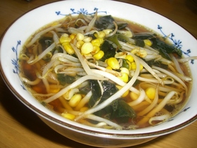バター風味のコーンわかめラーメン♪