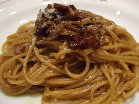 バルサミコとベーコンで大人のパスタ
