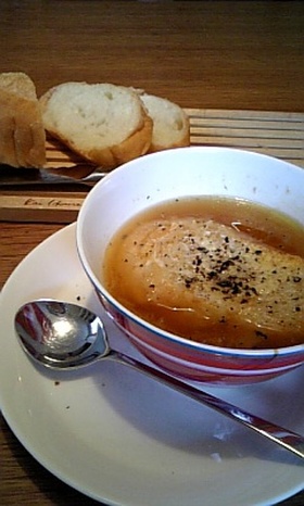 ホッとできるオニオングラタンスープ