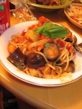 茄子とツナのトマトパスタ