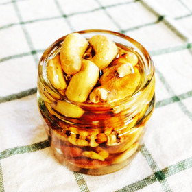 ベリー、ナッツ、はちみつ入りギリシャヨーグルトのレシピ