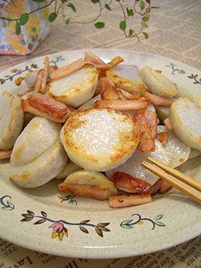カリカリベーコンと里芋のチーズ炒めの写真