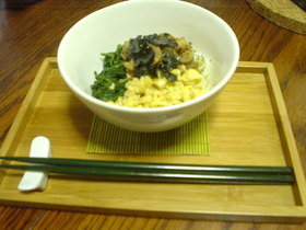 ホタテのバター醤油丼