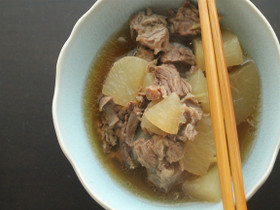 牛すじと大根の煮込み