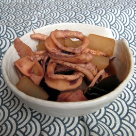 我が家の定番!イカと大根の煮物