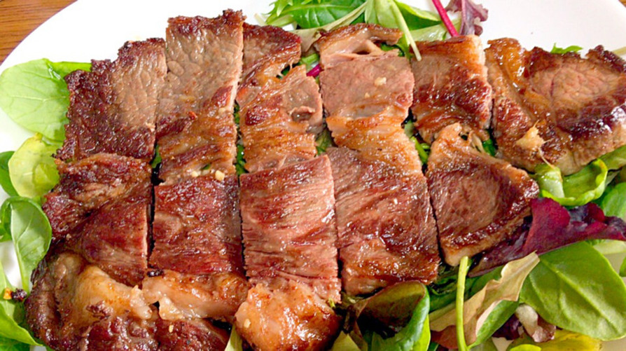 簡単な塩味牛肉ステーキの画像